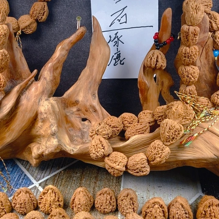 文玩核桃吊坠花****?南疆