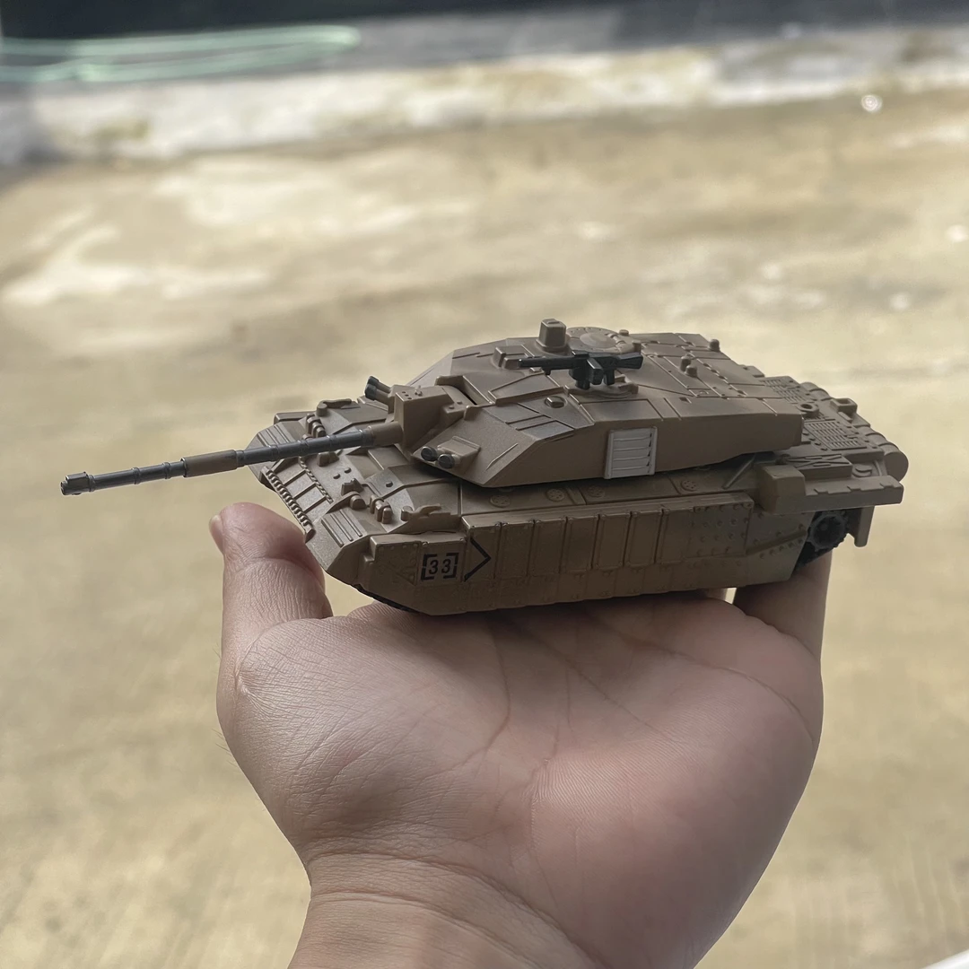 〖挑战者坦克拼装模型〗1：72比例。ABS工程塑料材质，需要自己拼装