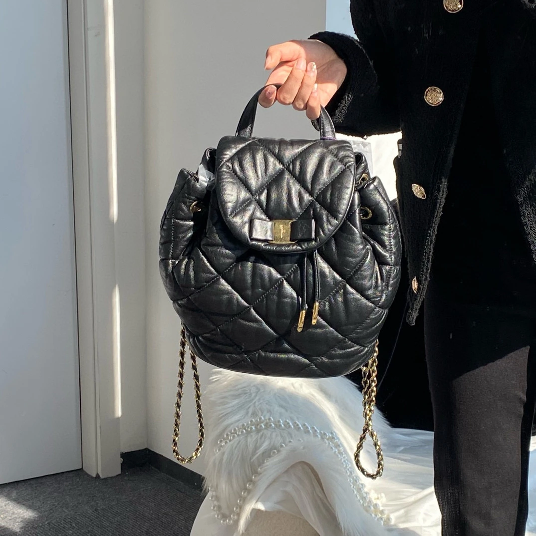 95新 FERRAGAMO/菲拉格慕 菲拉格慕黑色双肩包链条包