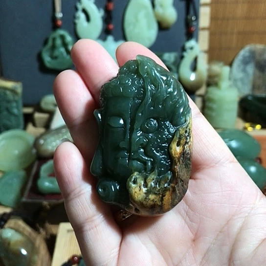颈饰未镶嵌岫岩河磨玉（透闪石质玉）