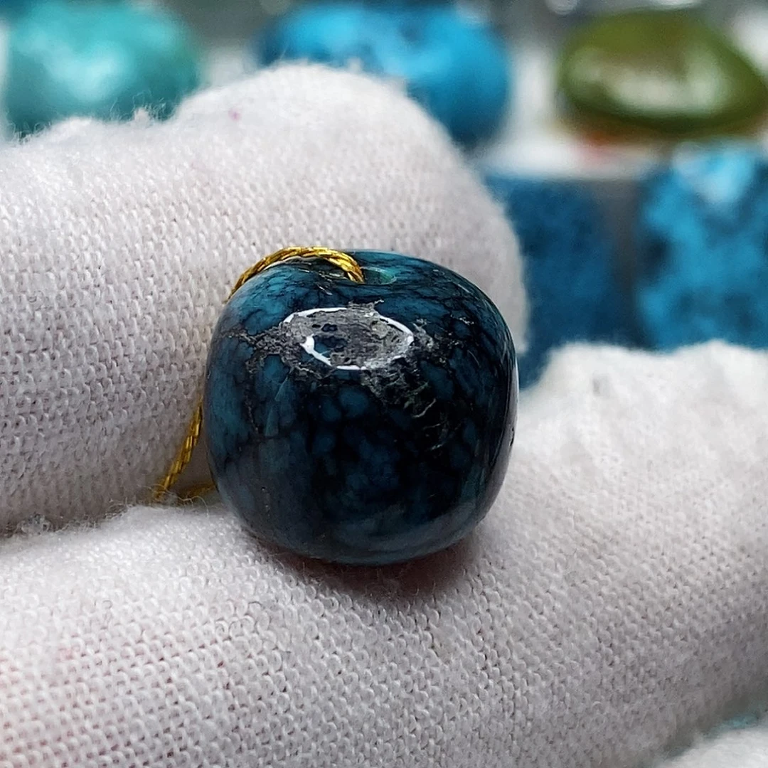 绿松石未镶嵌天然原矿 带武汉地大证书