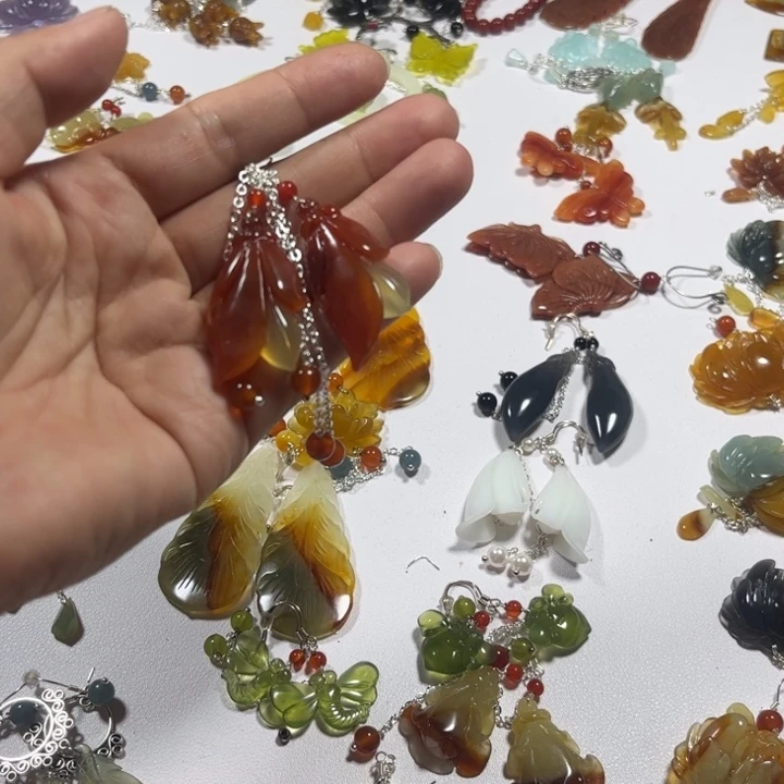 合金蛇纹石玉耳饰