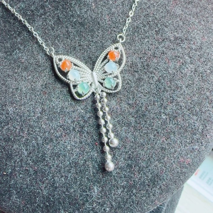 翡翠未镶嵌颈饰张*红天然A货