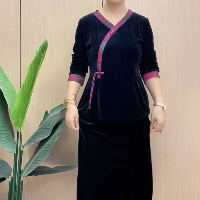 （运费补贴）国风V领盘扣金丝绒拼色修身显瘦妈妈装上衣单件上衣