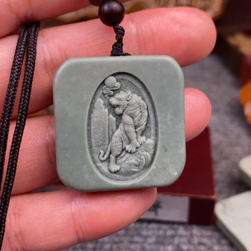【闪购商品】原石雕刻手把件