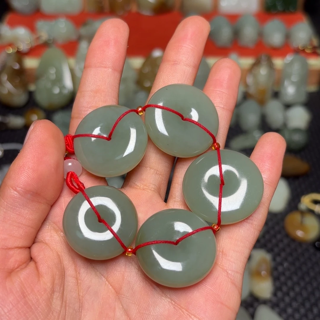 和田玉未镶嵌颈饰陪****站