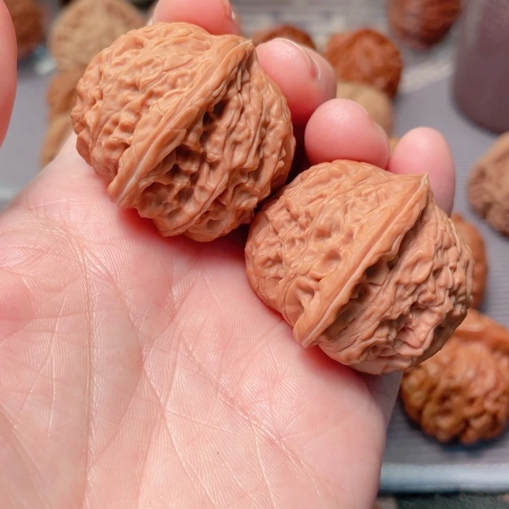 郑**攀37尺寸磨盘狮子头 骨质好