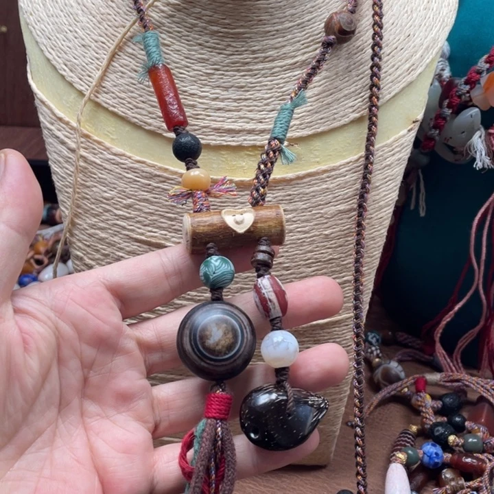 玛瑙/玉髓颈饰未镶嵌