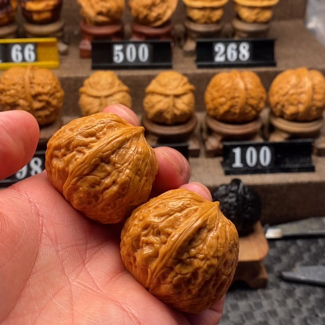 文玩核桃把件北*.铁核桃