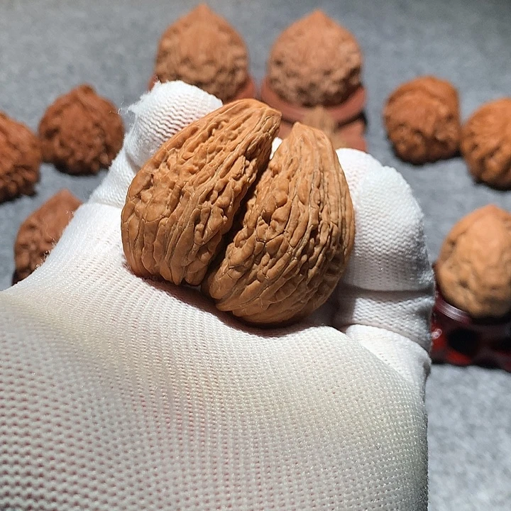 文玩核桃把件坐佛半壁46