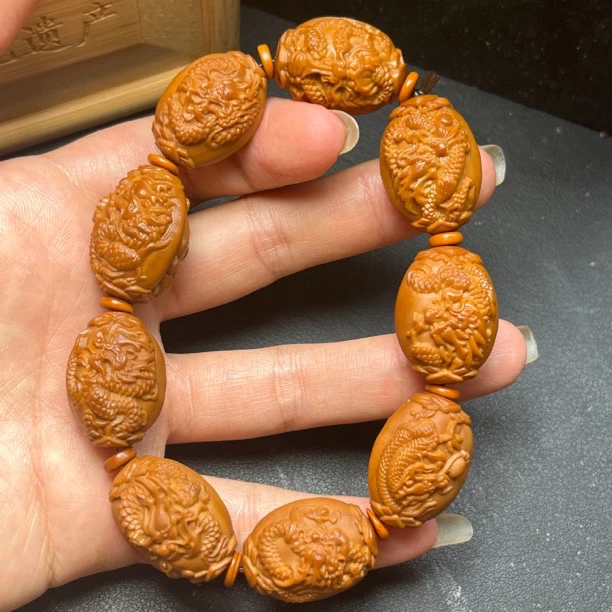 橄榄核核雕九龙财神雕刻手串