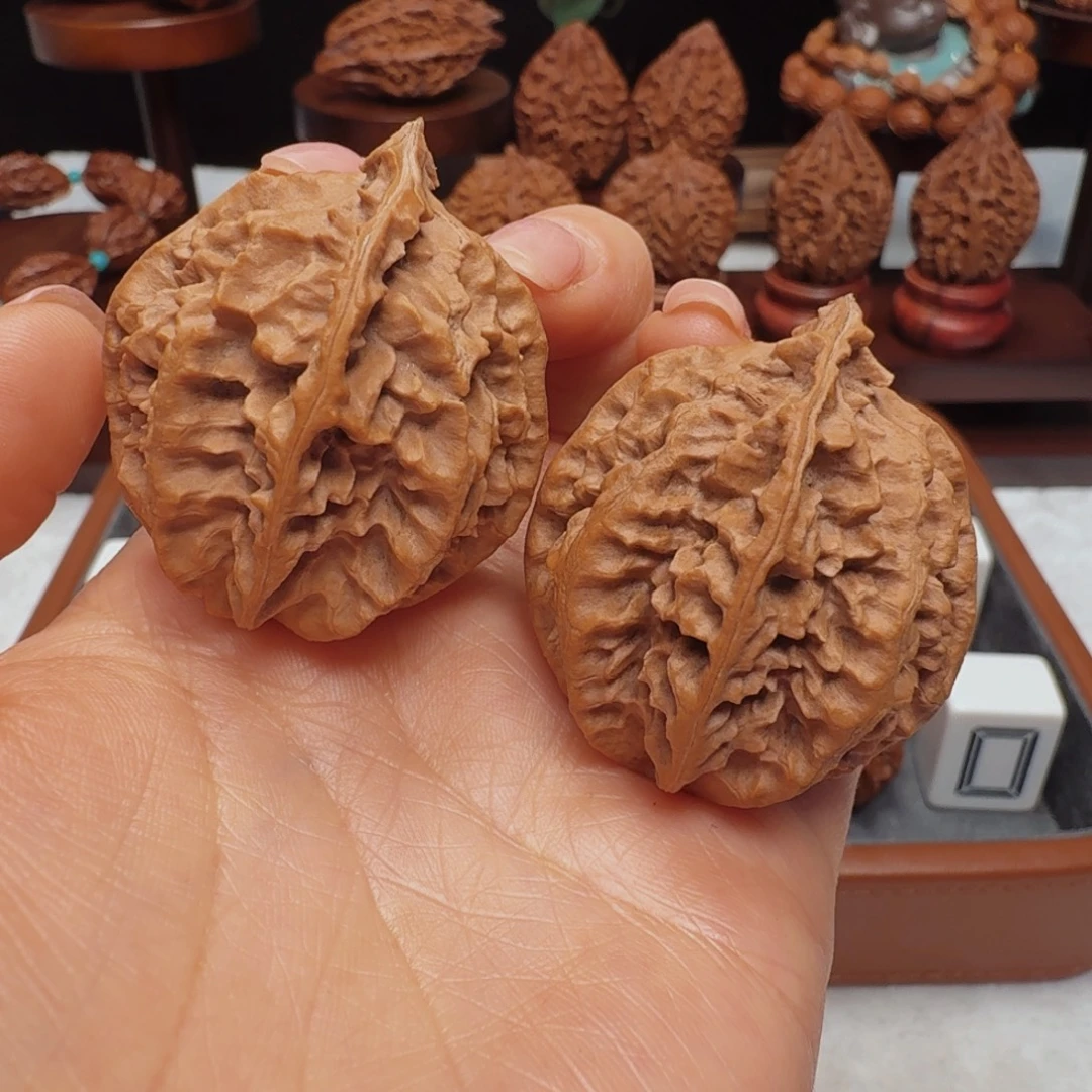 文玩核桃吊坠～楸灯笼