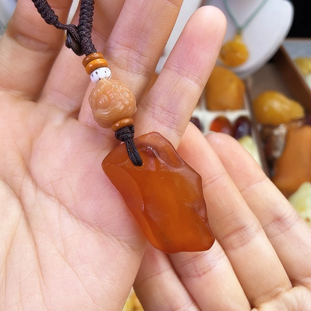 未镶嵌琥珀珠宝奇石