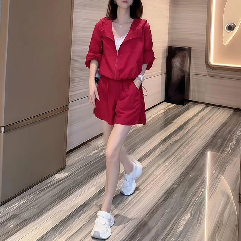 时尚运动服套装女2025年夏季新款小个子防晒连帽外套短裤两件套潮