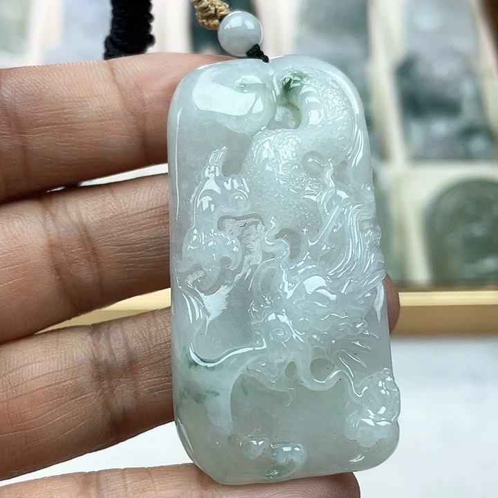 翡翠未镶嵌颈饰天然翡翠A货龙牌