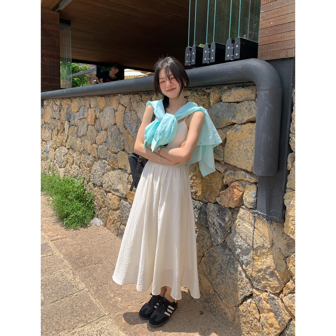 【西西里安折扣立减】 随夏万能裙~奶杏调质感拼接收腰吊带连衣裙