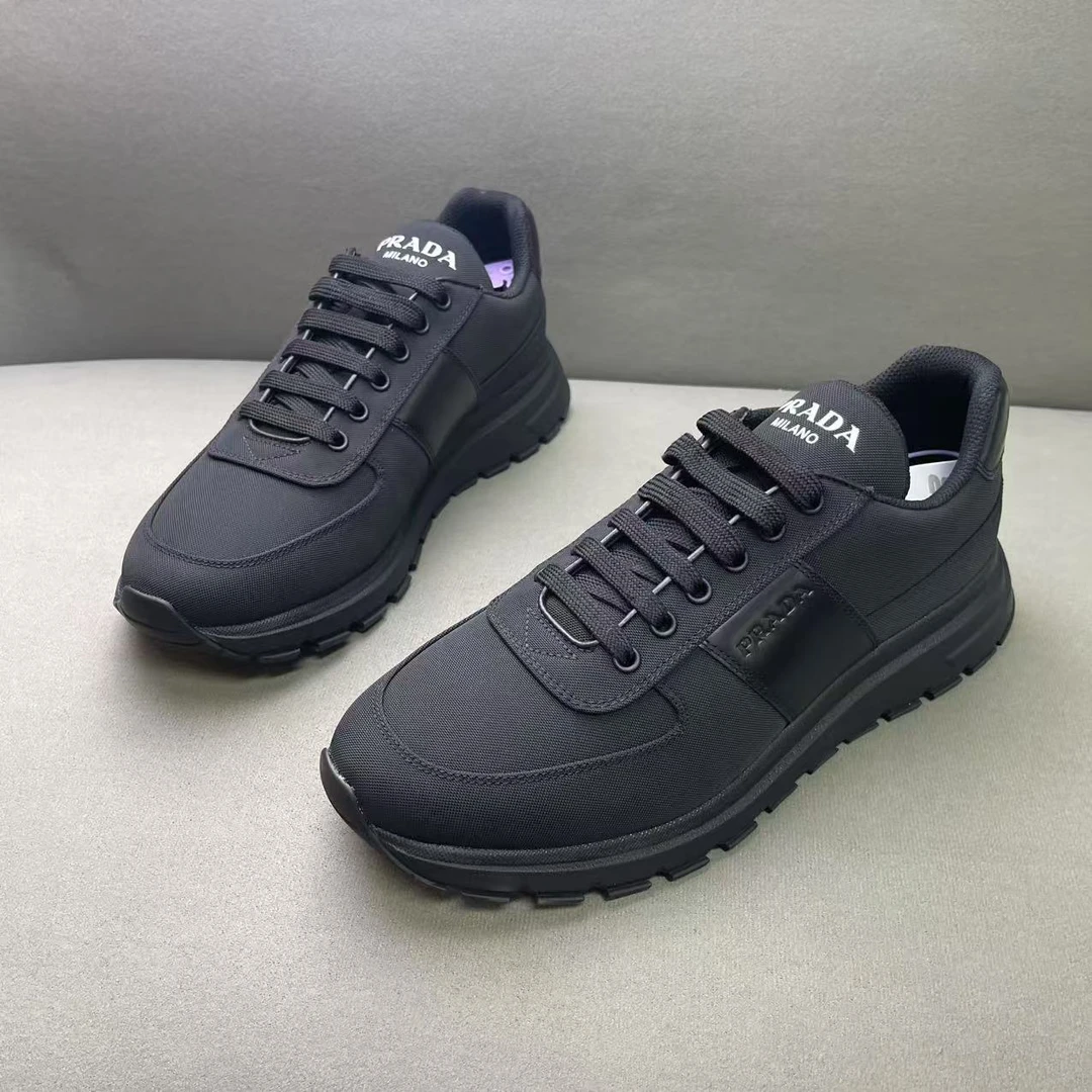 未使用 Prada/普拉达 黑色网面压印logo透气运动鞋 39.5码/全新
