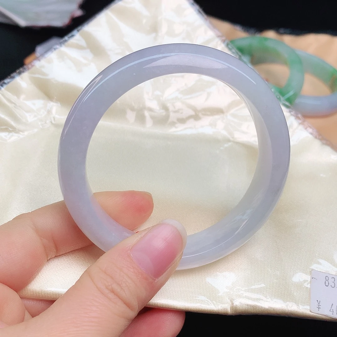 翡翠手镯未镶嵌8331xcvvbb