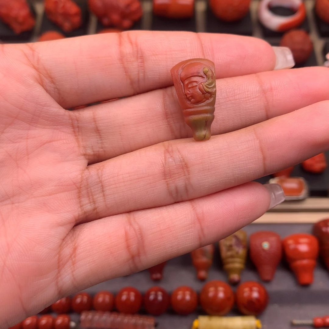 南红玛瑙未镶嵌包浆三通11+