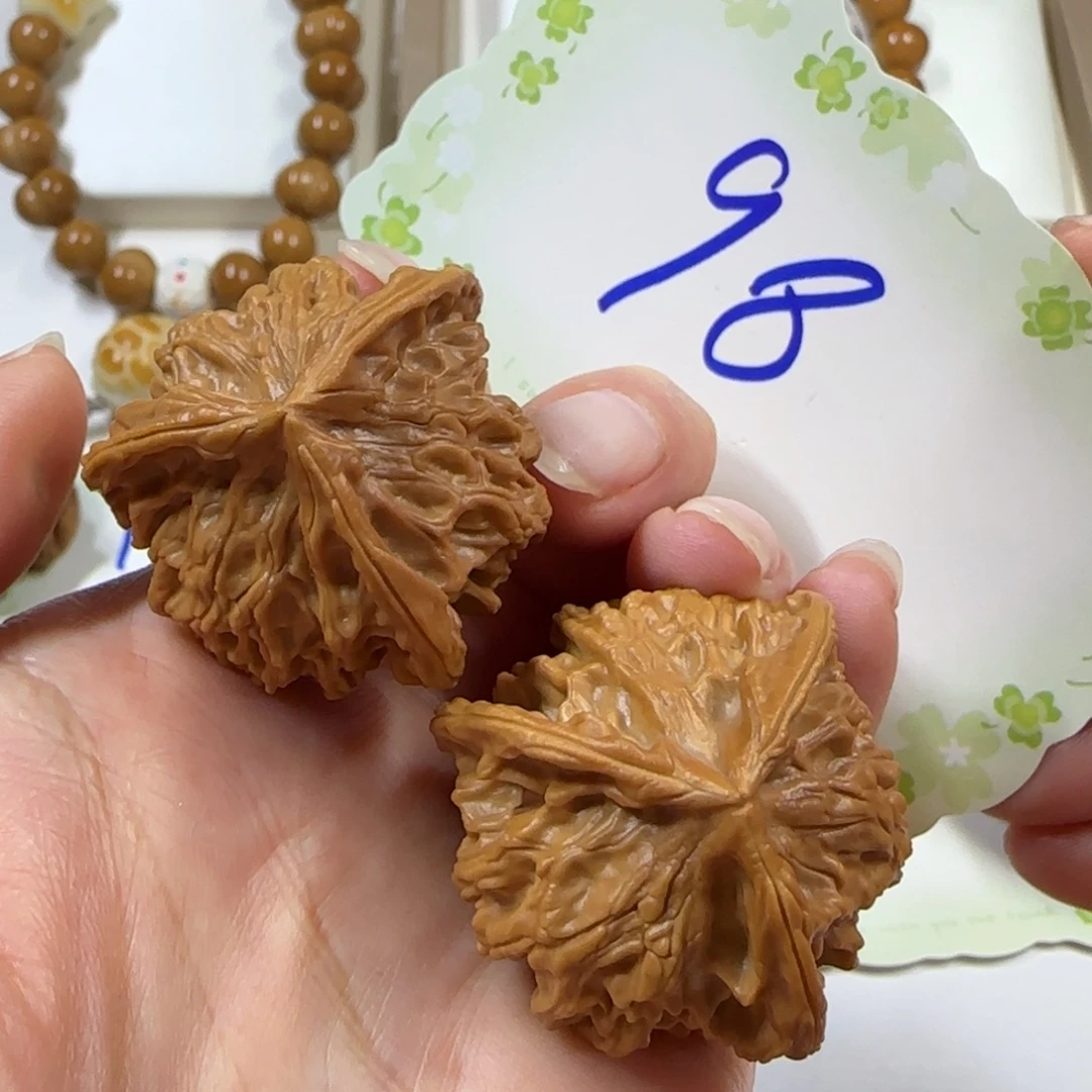 文玩核桃吊坠98号三棱3.6