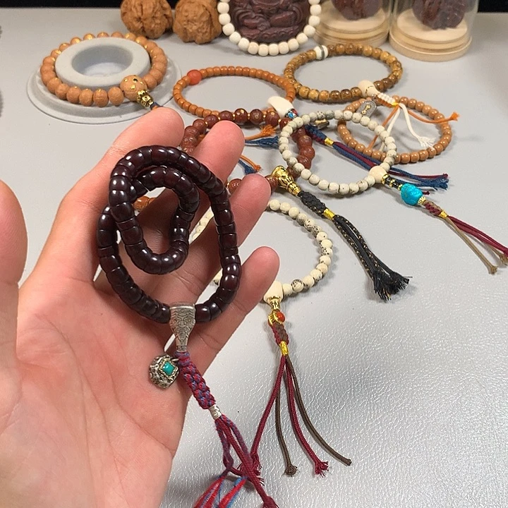 吊坠白玉菩提。。。。。。。。。