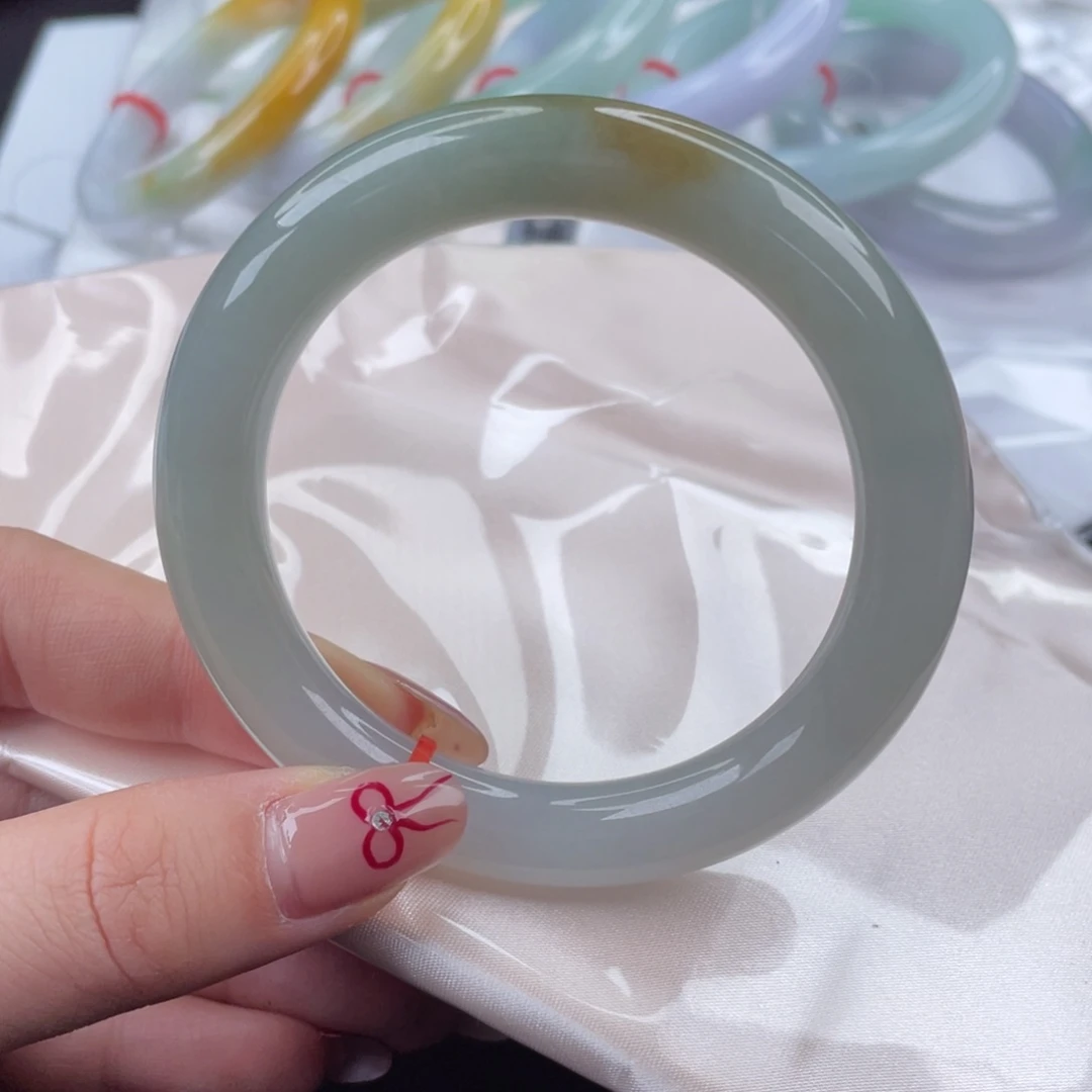 翡翠手镯未镶嵌55圆条10