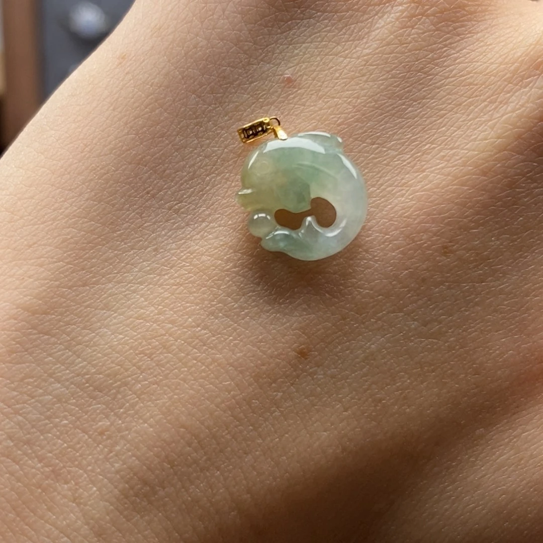 翡翠未镶嵌颈饰你有