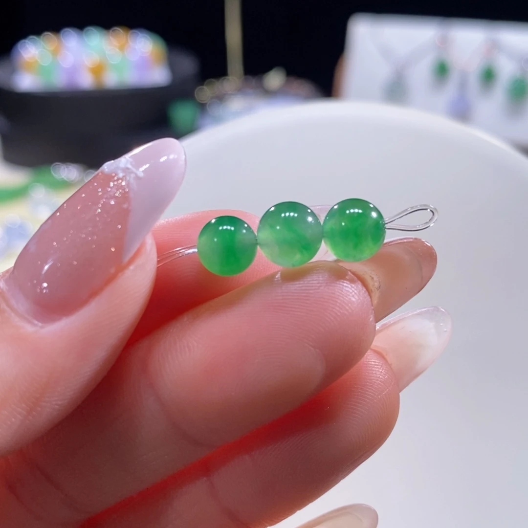 翡翠未镶嵌颈饰翡翠冰阳绿珠珠多样性发其一