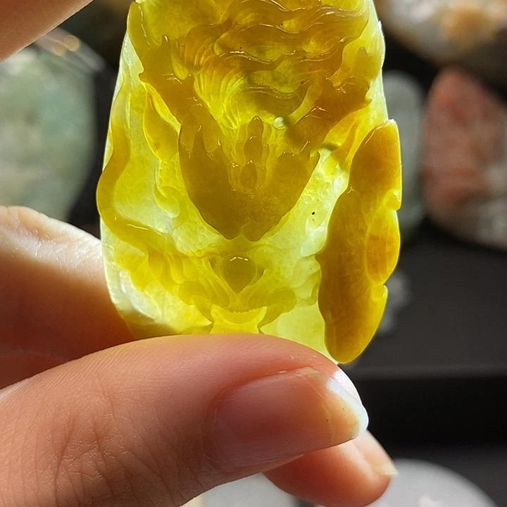 翡翠未镶嵌颈饰翡翠首饰