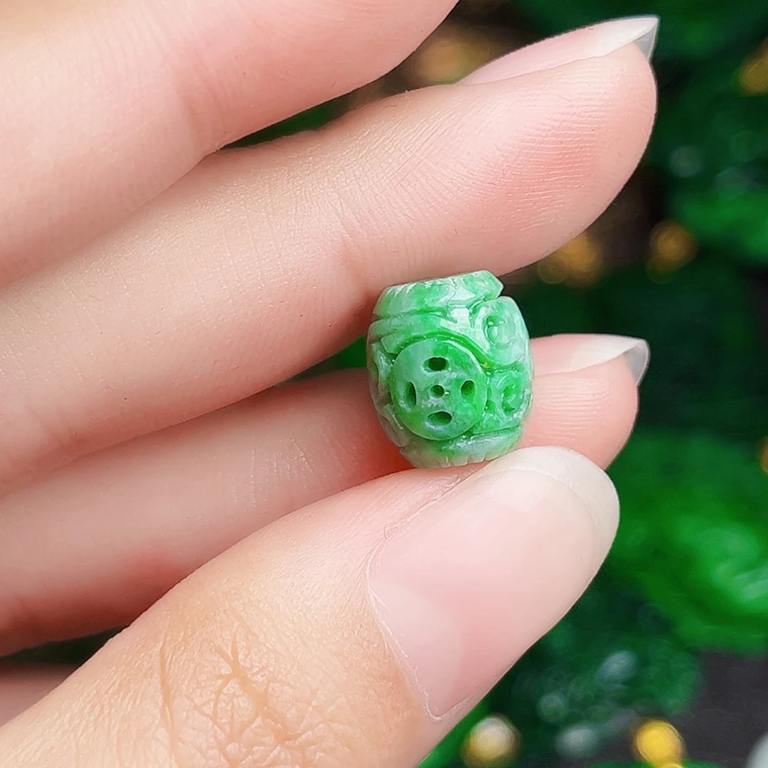 颈饰未镶嵌翡翠多样性