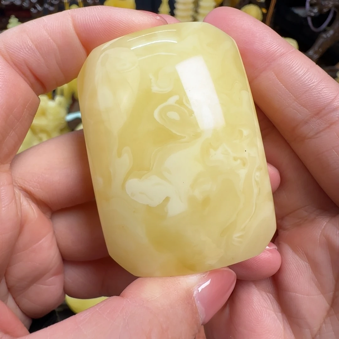 蜜蜡未镶嵌珠宝奇石