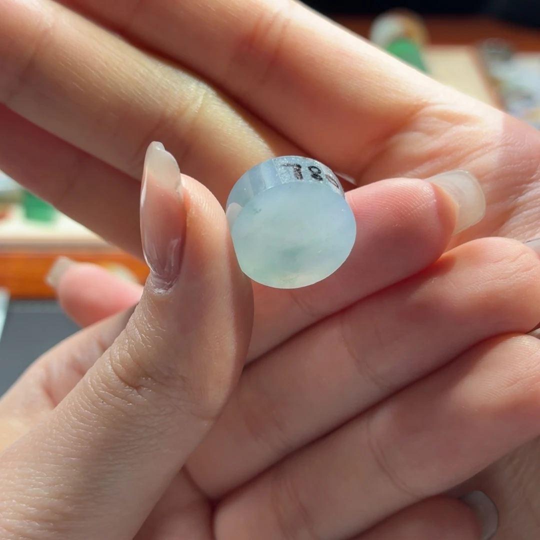 未镶嵌定制翡翠冰天空蓝戒指心 微瑕