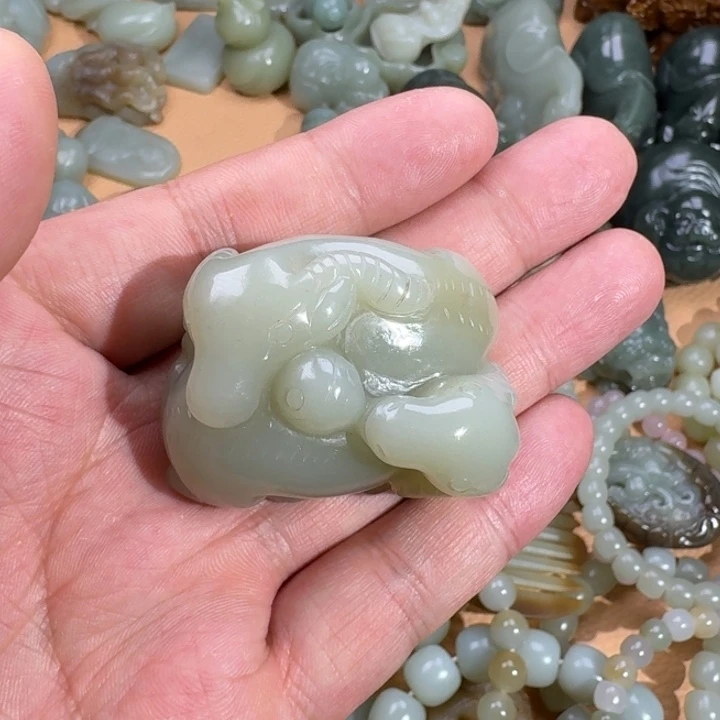 和田玉未镶嵌颈饰