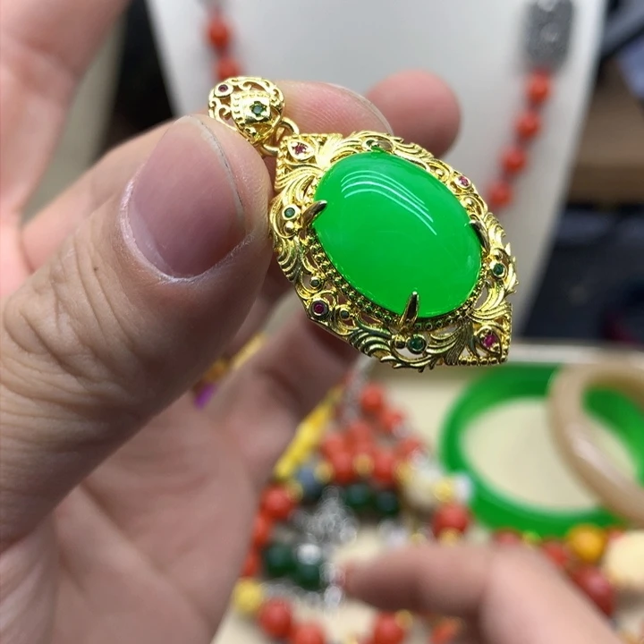 翡翠颈饰未镶嵌吊坠规格