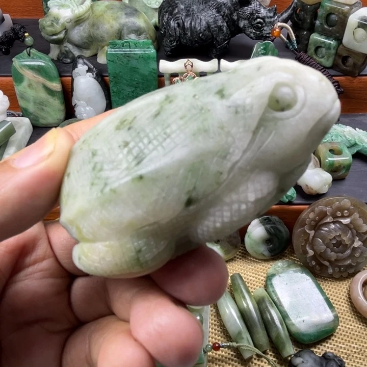 独山玉未镶嵌珠宝半成品