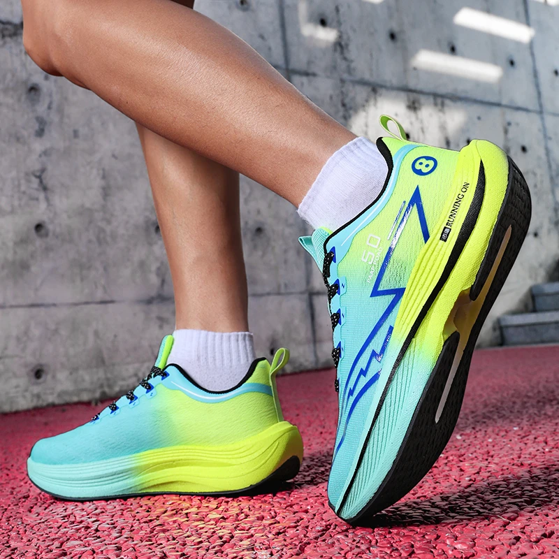 高品质夏季运动鞋跑鞋透气专业碳板跑步鞋学生中考体育马拉松网鞋