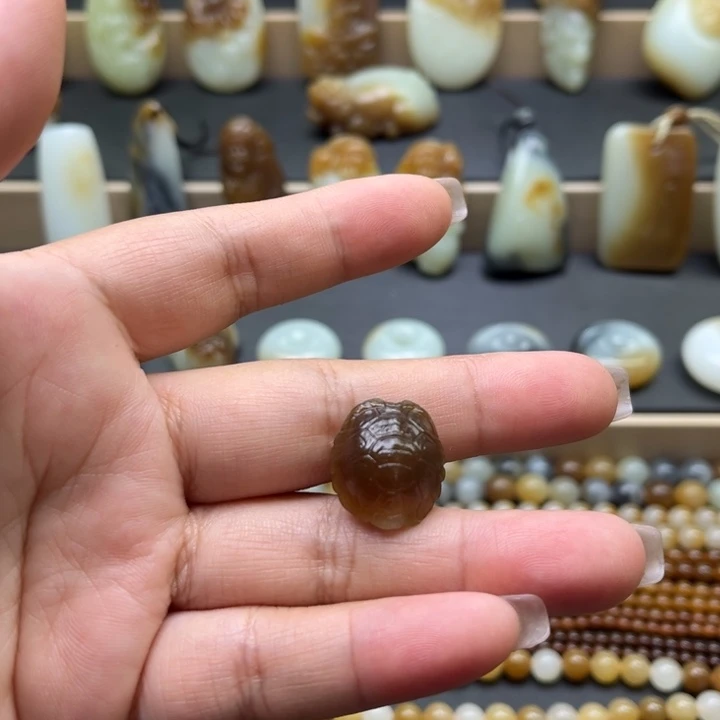 和田玉（糖玉）未镶嵌颈饰