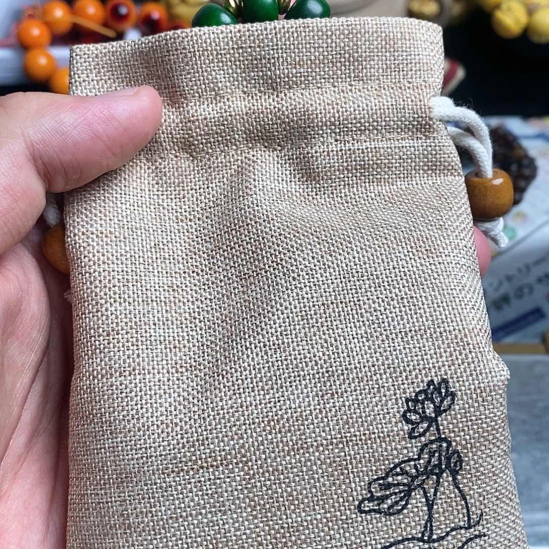 碟瓷器制作工艺精湛
