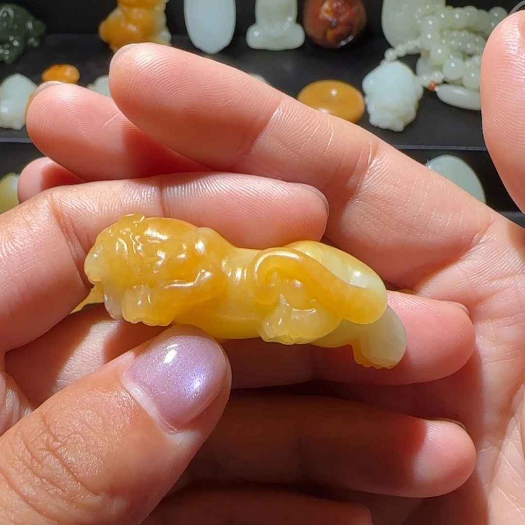 嗯***王和田玉未镶嵌颈饰