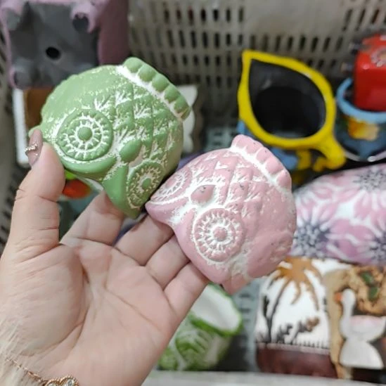 当场凑满15发货，不凑不发，花盆盆口不方不圆有针孔黑点矿点是正常