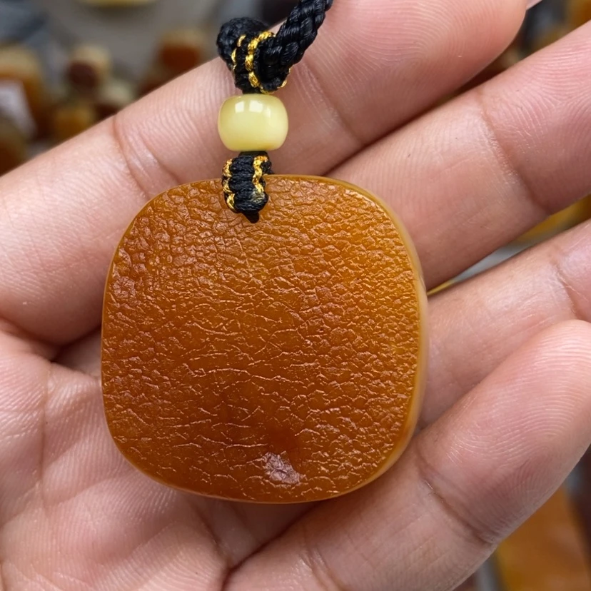 【闪购商品】琥珀颈饰未镶嵌