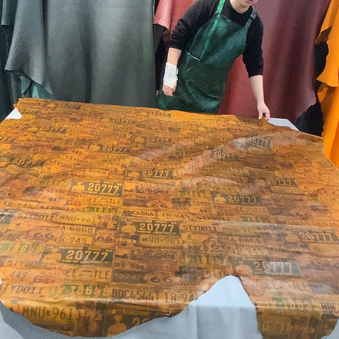 皮革L***xqqqqqqqqqqqq