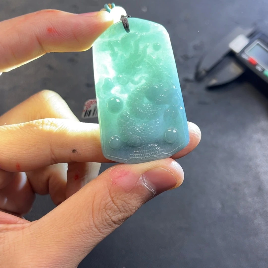 颈饰未镶嵌翡翠多样性