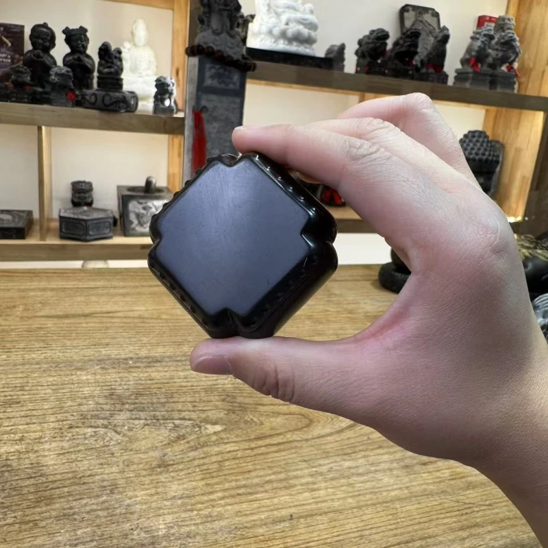 富平黑青石手工雕刻方鼓手把件杯垫底座盖置壶承桌面石雕摆件