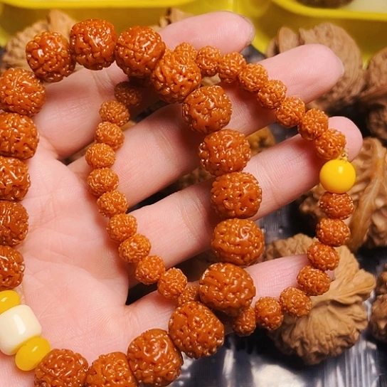 1**7文玩核桃手串一对