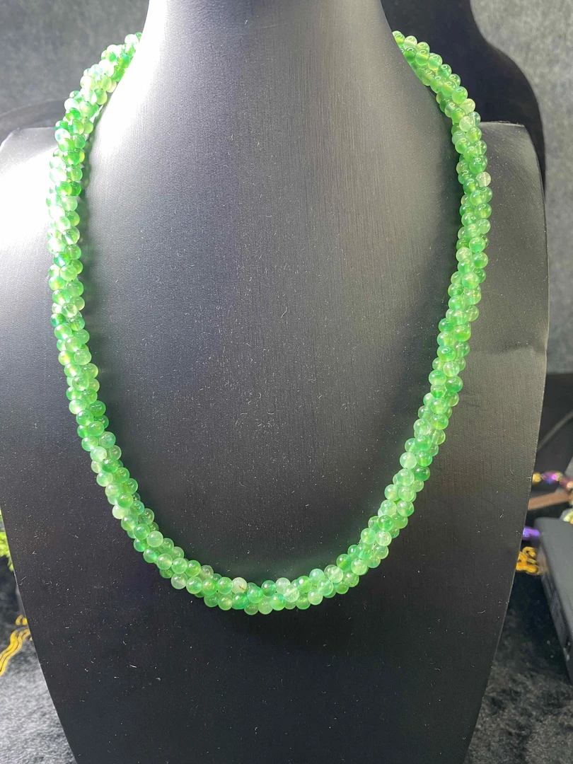 【瑞德摩尔】绿色飘花长生石麻花链项链