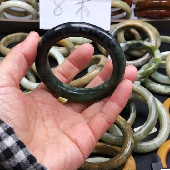 蛇纹石玉手镯未镶嵌不***碎