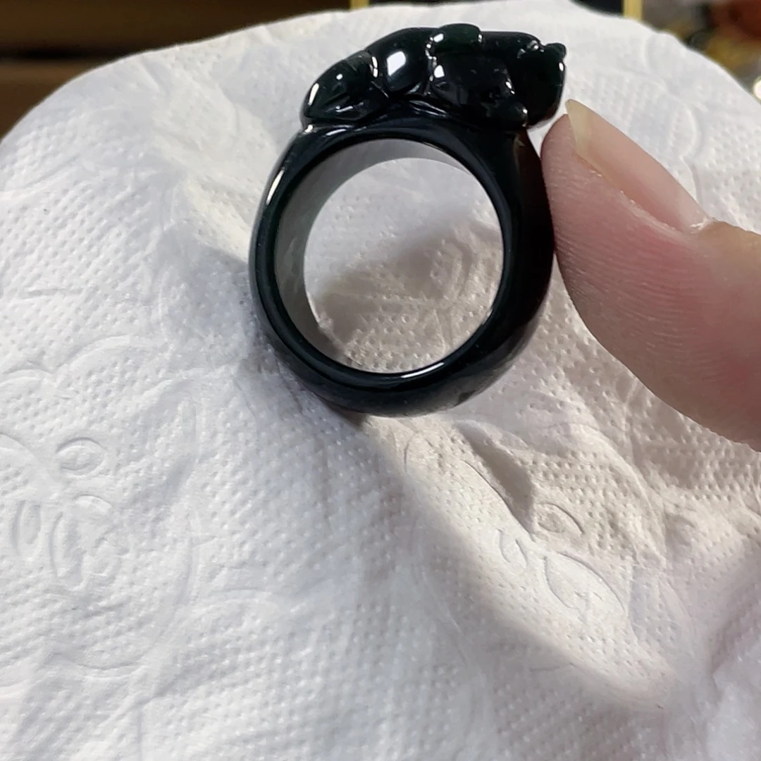 翡翠未镶嵌颈饰乐*翡翠