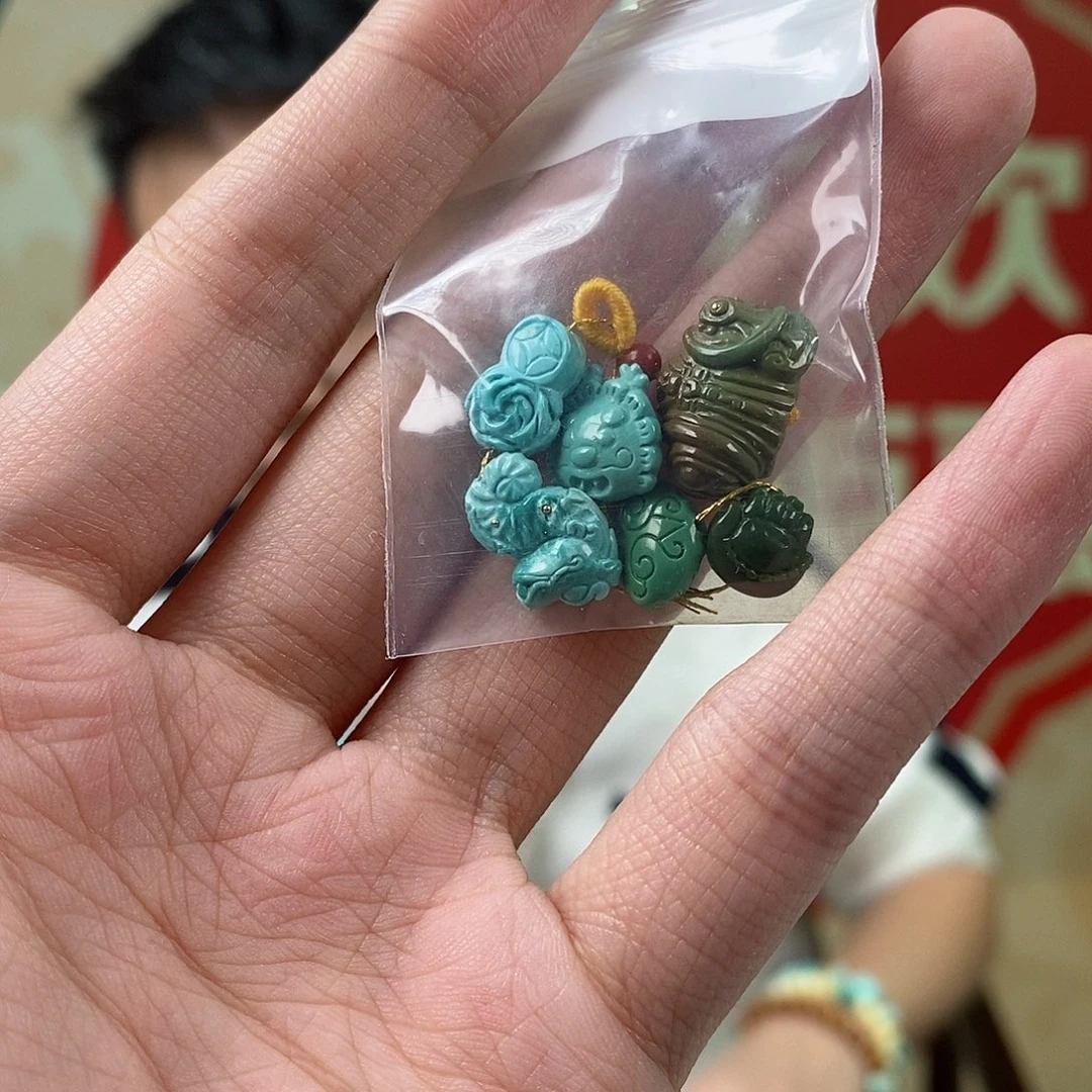 绿松石未镶嵌珠宝奇石
