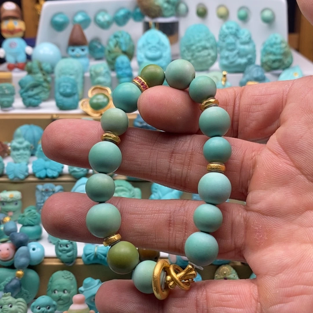 大***花绿松石未镶嵌挂件